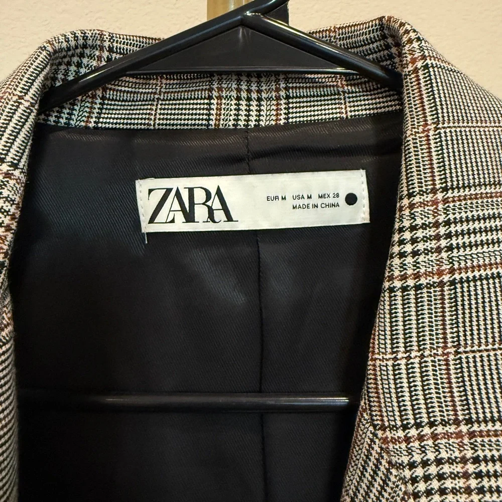 ZARA Women’s Gray Glen Plaid Double-Breasted Blazer with Black Buttons (size M)